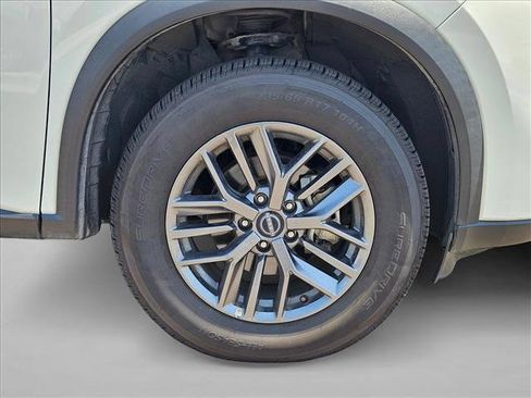 Used 2024 Nissan Rogue S AWD/4WD image 4