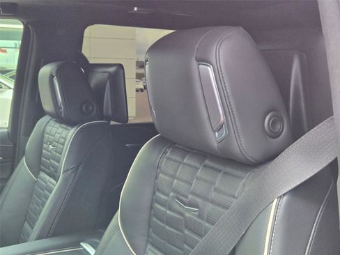 Used 2023 Cadillac Escalade Sport Platinum w/ Heavy-Duty Trailer Package AWD/4WD image 12