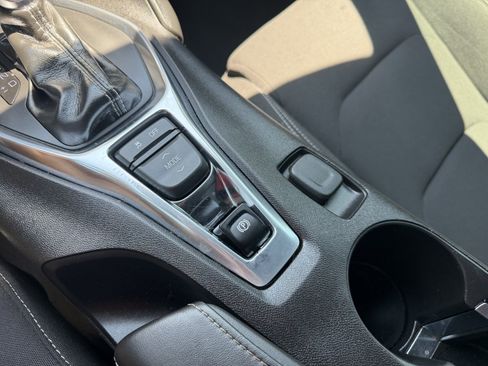 Used 2018 Chevrolet Camaro LT RWD image 26