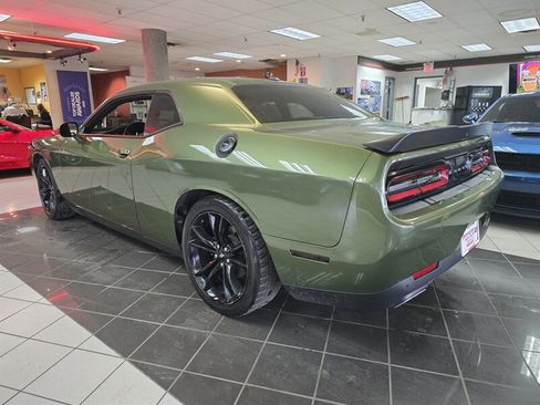 Used 2018 Dodge Challenger SXT w/ Blacktop Package image 6