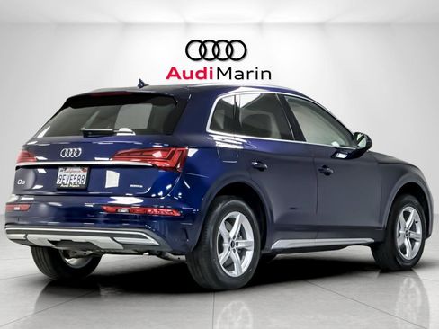 Used 2023 Audi Q5 Premium w/ Convenience Package image 5