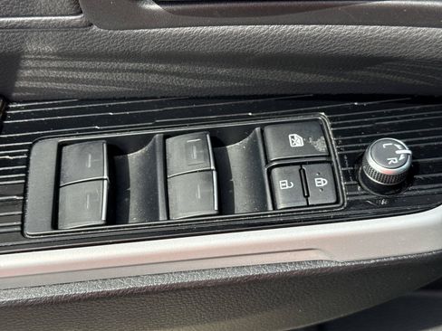 Certified 2025 Toyota Sienna XLE Woodland Edition AWD/4WD image 15