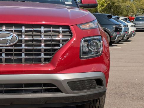 New 2025 Hyundai Venue SEL image 9