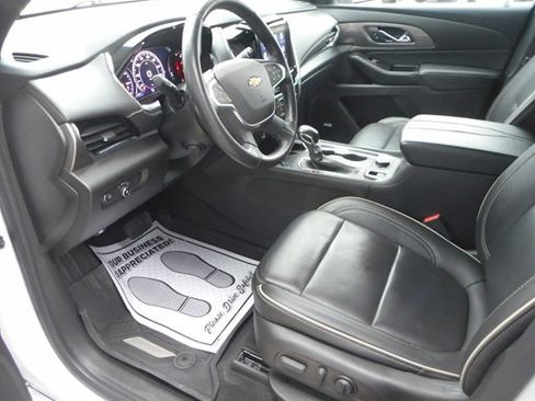Used 2022 Chevrolet Traverse Premier image 9