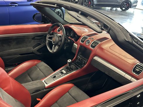 Used 2016 Porsche Boxster Spyder RWD image 11