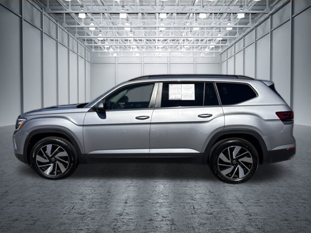 Used 2025 Volkswagen Atlas SE FWD image 2