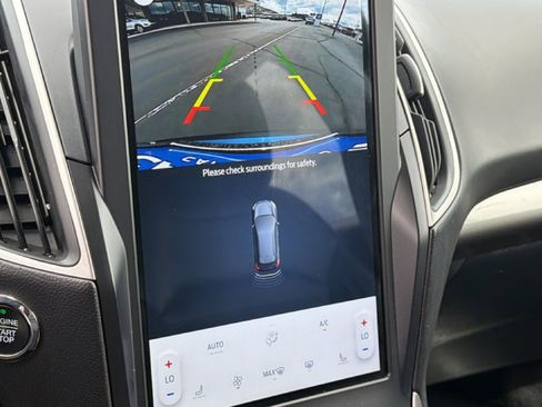 Used 2024 Ford Edge SEL image 16