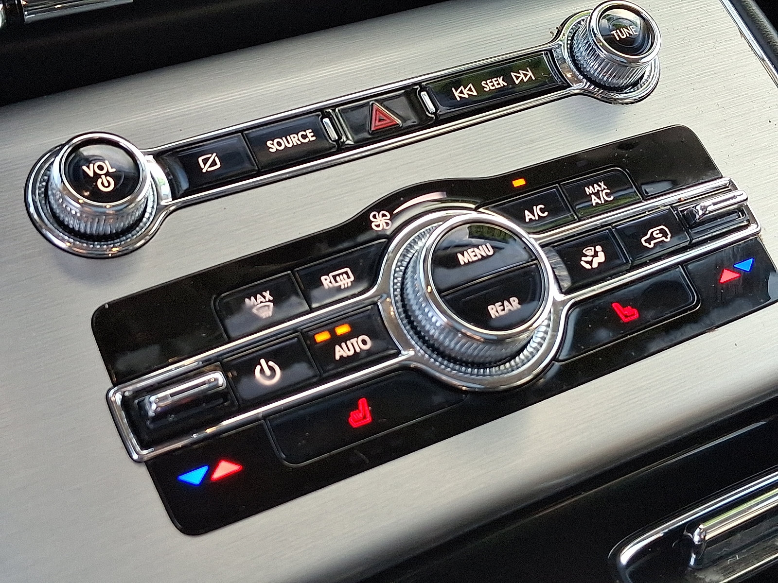 Used 2023 Lincoln Aviator AWD w/ Premium Package image 17
