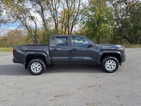 New 2025 Toyota Tacoma SR5 image 7