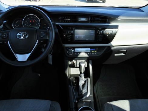 Used 2016 Toyota Corolla LE FWD image 12