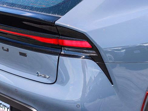 New 2026 Toyota Prius LE FWD image 10