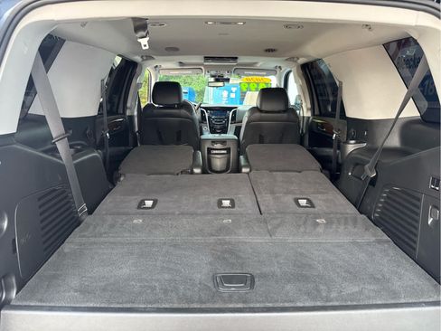 Used 2020 Cadillac Escalade Luxury w/ Escalade Sport Edition AWD/4WD image 42