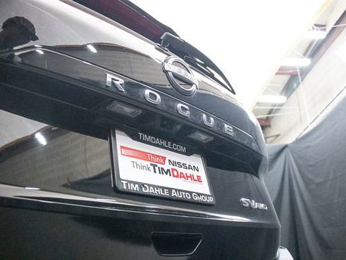 Used 2023 Nissan Rogue SV AWD/4WD image 14