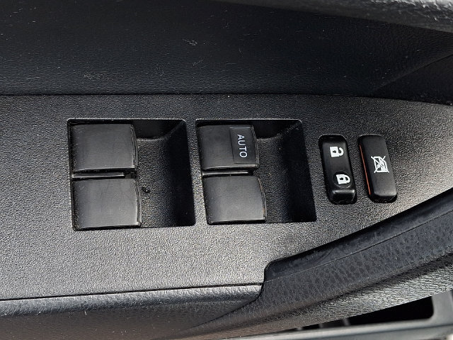 Used 2018 Toyota Corolla SE FWD image 25