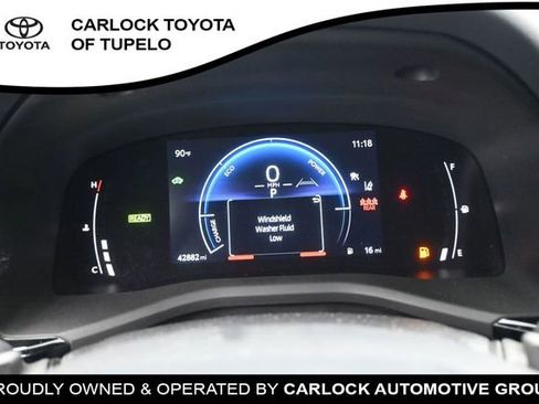 Used 2025 Toyota Camry SE w/ Multimedia Upgrade Package FWD image 17