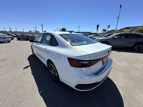 Used 2025 Volkswagen Jetta Sport image 31