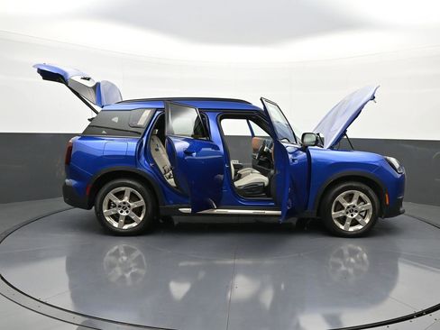 Used 2025 MINI Cooper Countryman S w/ Comfort Package Max image 44