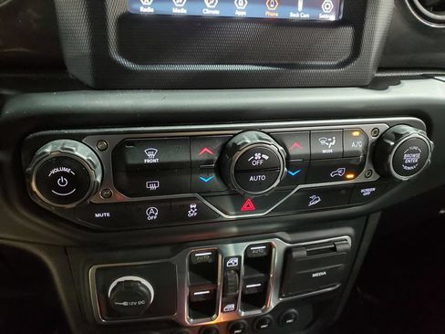 Used 2019 Jeep Wrangler Unlimited Sport AWD/4WD image 34