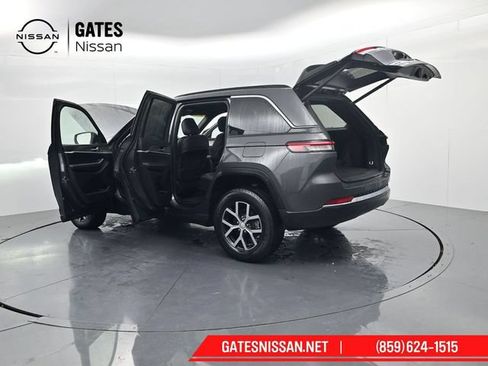 Used 2024 Jeep Grand Cherokee Limited w/ Trailer Tow Package AWD/4WD image 70