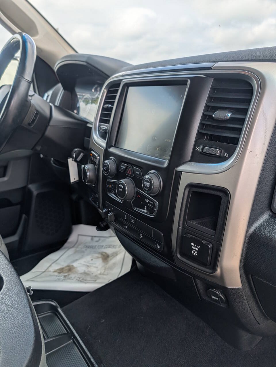Used 2016 RAM 1500 Classic SLT w/ Luxury Group AWD/4WD image 18