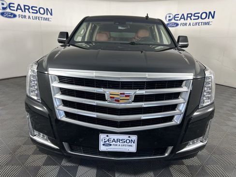 Used 2017 Cadillac Escalade ESV Premium Luxury image 3