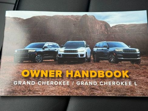 Used 2025 Jeep Grand Cherokee Limited w/ Trailer Tow Package image 25