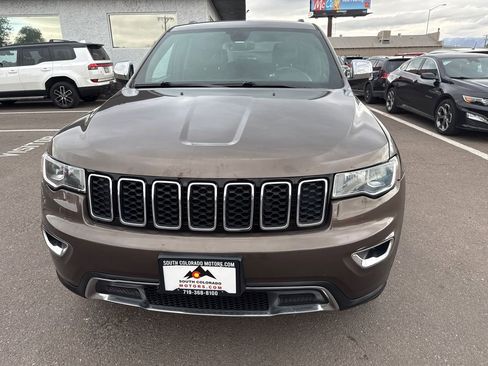 Used 2017 Jeep Grand Cherokee Limited AWD/4WD image 2