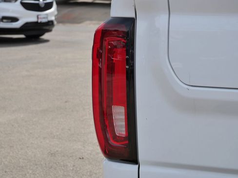 Used 2023 GMC Sierra 2500 AT4 w/ AT4 Premium Plus Package image 9