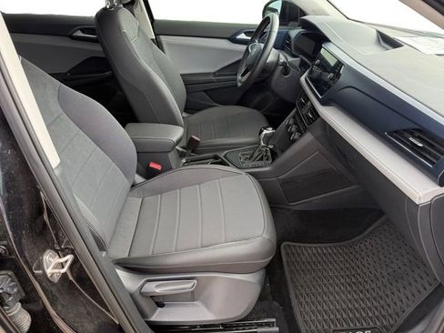 New 2024 Volkswagen Taos SE image 15