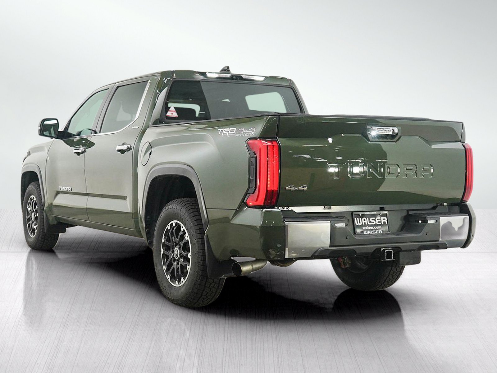 Used 2023 Toyota Tundra Limited AWD/4WD image 4