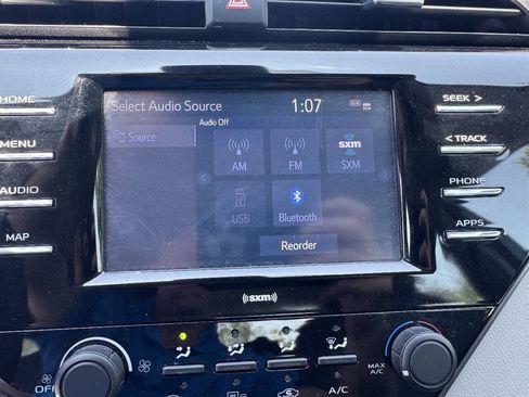 Used 2020 Toyota Camry LE w/ Convenience Package FWD image 10