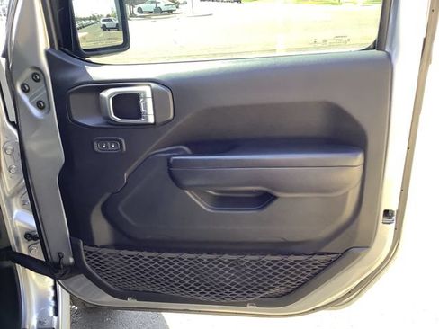 Used 2021 Jeep Wrangler Unlimited Rubicon AWD/4WD image 41
