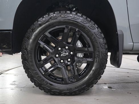 Used 2025 Chevrolet Silverado 1500 Custom Trail Boss w/ LPO, Dark Essentials Package image 31