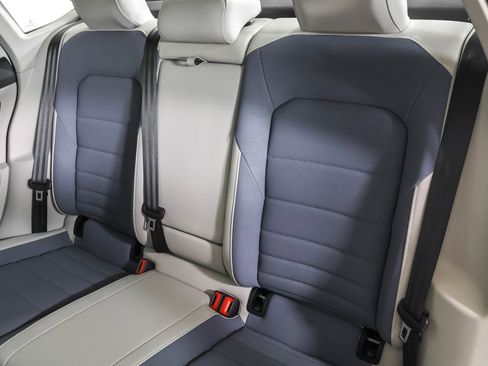 Used 2025 Volkswagen Jetta SE w/ Sunroof Package FWD image 37