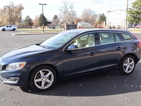 Used 2015 Volvo V60 T5 Premier image 10