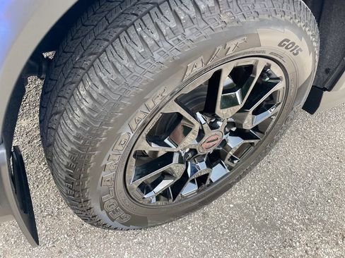 Used 2026 Nissan Armada PRO-4X AWD/4WD image 9