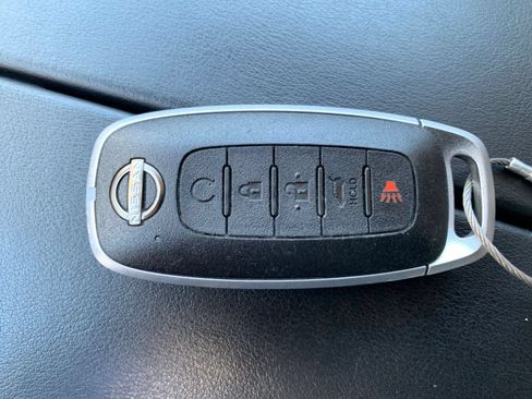 Used 2025 Nissan Rogue SV AWD/4WD image 38