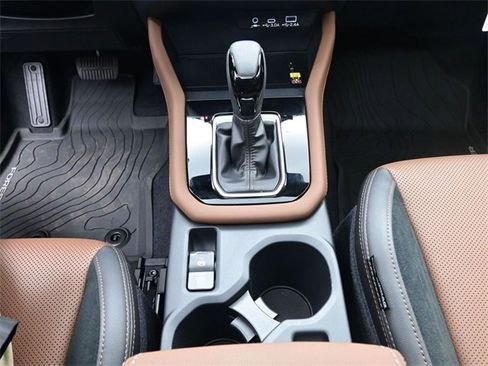 Used 2025 Subaru Forester Touring w/ Touring Package image 13