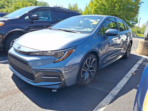 Used 2021 Toyota Corolla SE FWD image 2