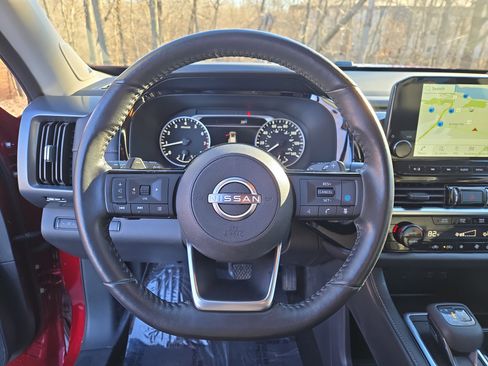 Used 2023 Nissan Pathfinder SL w/ SL Premium Package image 17