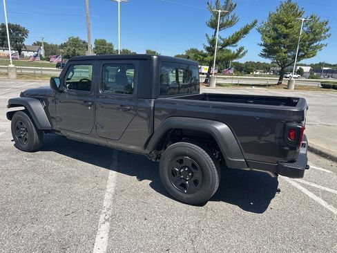 New 2025 Jeep Gladiator Sport image 22