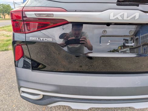 Used 2022 Kia Seltos S AWD/4WD image 16