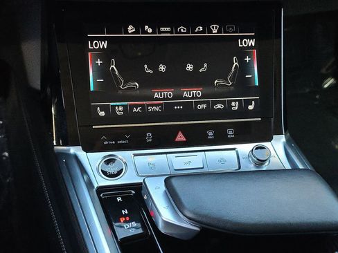 Certified 2024 Audi Q8 e-tron Prestige w/ Prestige Package AWD/4WD image 30