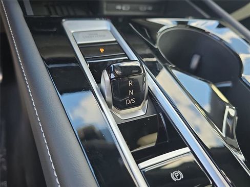 New 2026 Volkswagen Atlas Cross Sport SEL Premium R-Line image 24