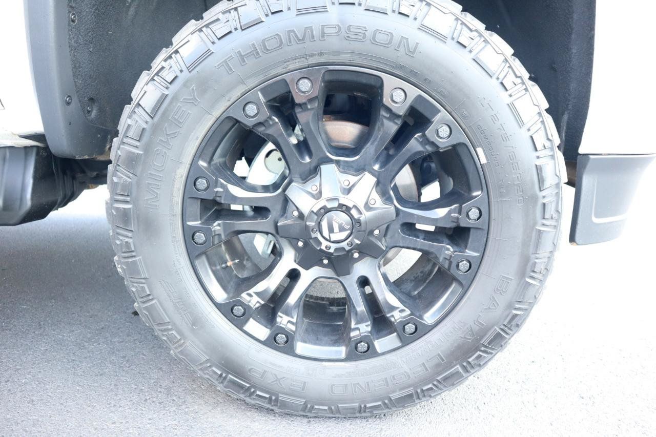 Used 2017 GMC Sierra 2500 Denali w/ Duramax Plus Package AWD/4WD image 18