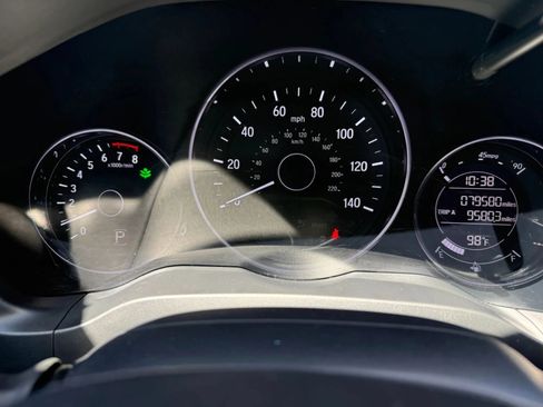 Used 2021 Honda HR-V LX image 22