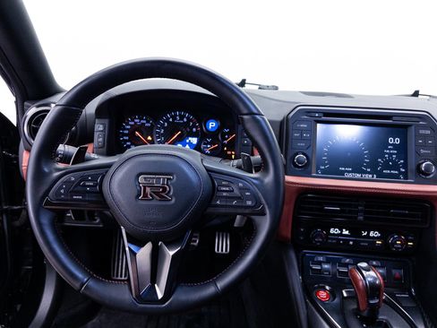 Used 2020 Nissan GT-R Premium w/ Premium Interior Package AWD/4WD image 13