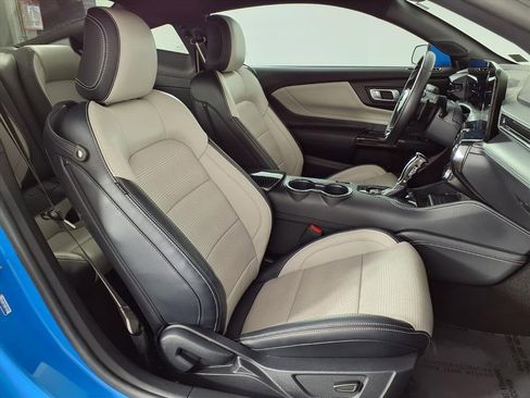Used 2024 Ford Mustang GT Premium image 9