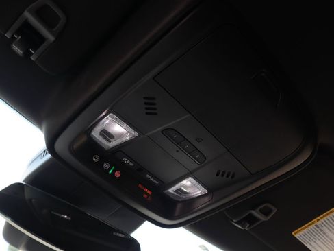 Used 2025 Cadillac XT4 Premium Luxury FWD image 34