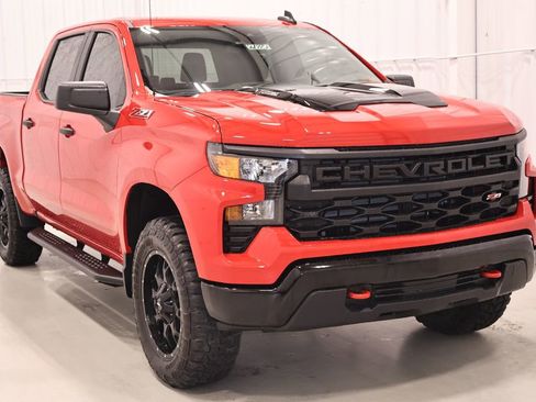 Used 2026 Chevrolet Silverado 1500 Custom Trail Boss AWD/4WD image 3
